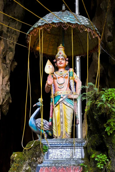 Статуя бога в пещерах Бату, Куала-Лумпур, Малайзия — стоковое фото
