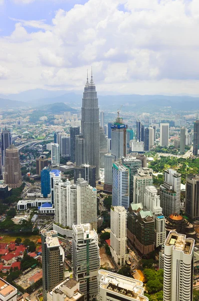 Куала-Лумпур (Малайзія) із видом на місто — стокове фото