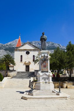 eski kilise ve heykel, makarska, Hırvatistan