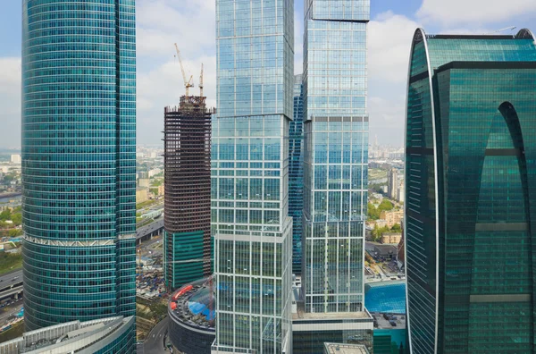 Moderna skyskrapor på Moskva city, Ryssland — Stockfoto
