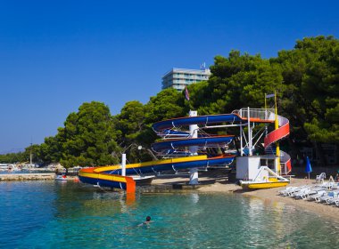 kaydırağı ve katamaran Beach