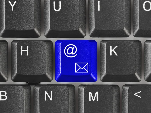 電子メールのキーを持つコンピューターのキーボード — ストック写真