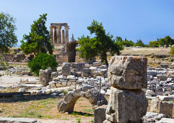 Corinth, Yunanistan Tapınağı kalıntıları — Stok fotoğraf