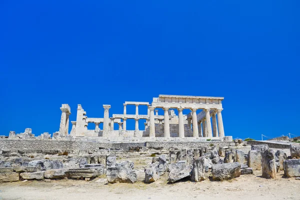 Ruïnes van de tempel op het eiland aegina, Griekenland — Stockfoto