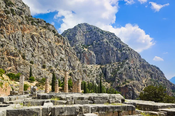 Ruiny świątyni Apollina w delphi, Grecja — Zdjęcie stockowe