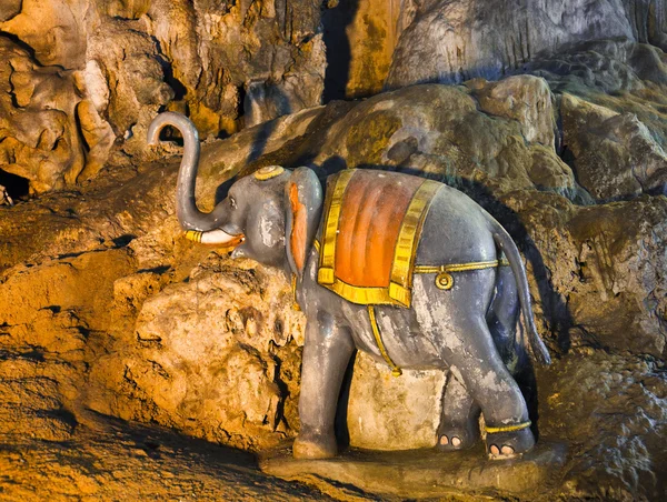 Статуя в пещерах Бату, Куала-Лумпур, Малайзия — стоковое фото