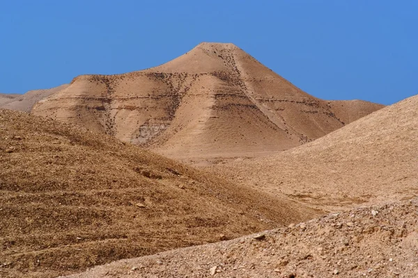 Malownicze górskie w kamiennej pustyni w pobliżu Morza Martwego — Zdjęcie stockowe