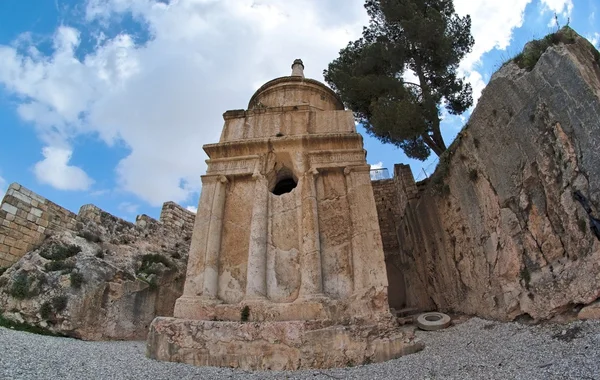 Širokoúhlého pohledu hrobky Absolon v Jeruzalémě — Stock fotografie
