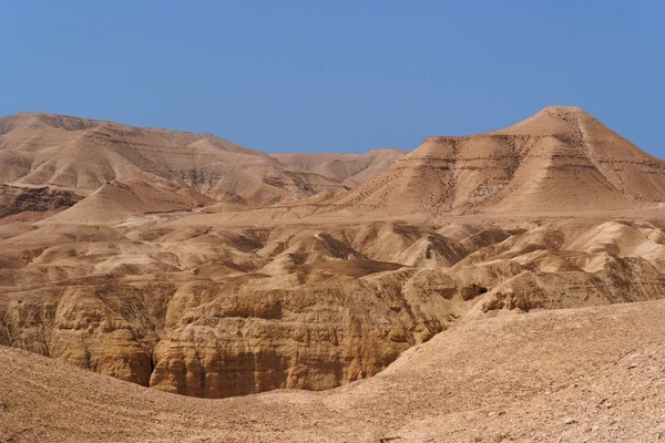 Festői csíkos hegy, kő-sivatagban — Stock Fotó