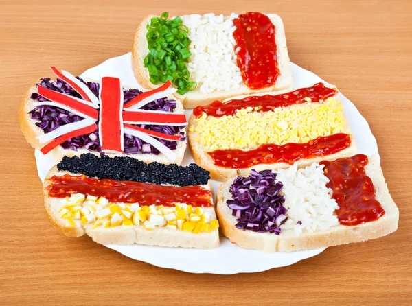 Sandvișuri cu steaguri din cinci țări — Fotografie, imagine de stoc