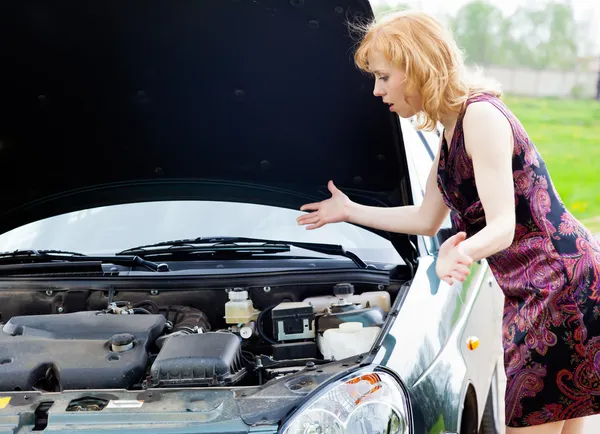 A car is broken down — Stock Photo, Image