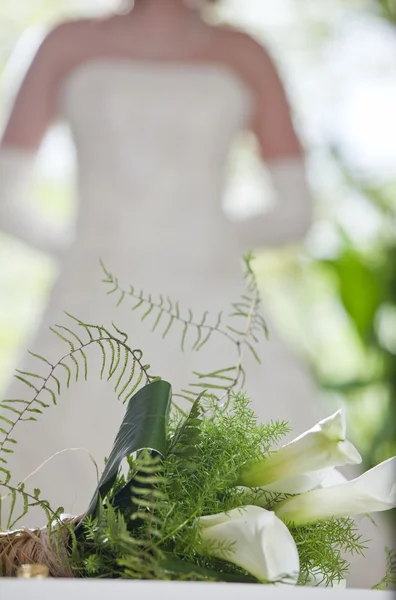 Bride and bouquet — Stock Photo, Image