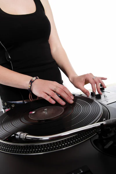 Feminino hip-hop DJ arranhando o recorde — Fotografia de Stock