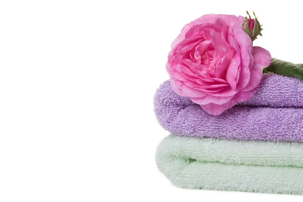 Ułożone kolorowe ręczniki — Zdjęcie stockowe