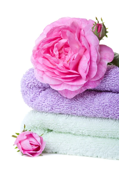Ułożone kolorowe ręczniki — Zdjęcie stockowe