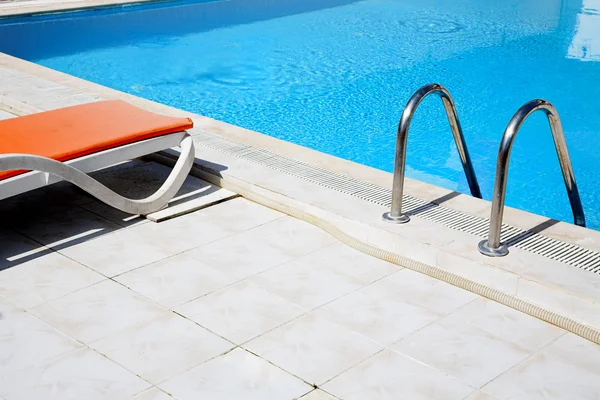 Pool with lounge — Stock Photo, Image