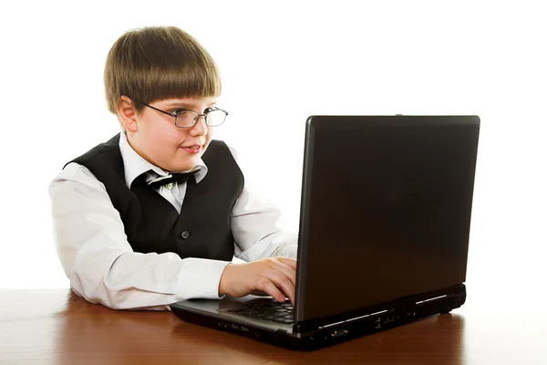Chlapec s počítačem — Stock fotografie