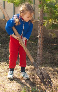 tarafından büyük kürek kazmak için çalışır