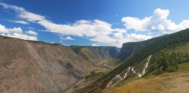 Altay Dağları. Yaz manzara. Rusya