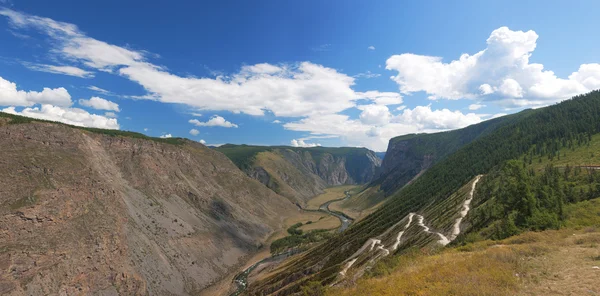Όρη Altai. τοπίο του καλοκαιριού. Ρωσία — Φωτογραφία Αρχείου