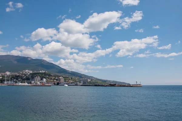 Hafen von Yalta — Stockfoto