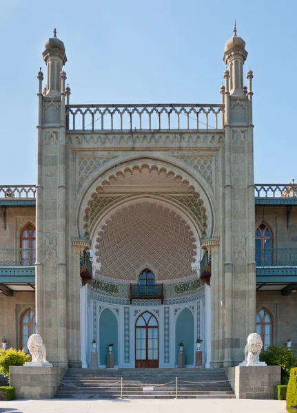 Vorontsovsky palace in Alupka, Crimea, Ukraine — Stock Photo, Image