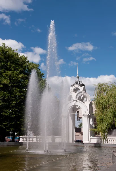 Fountain "Mirror stream", Kharkov, Ukraine — Stock Photo, Image