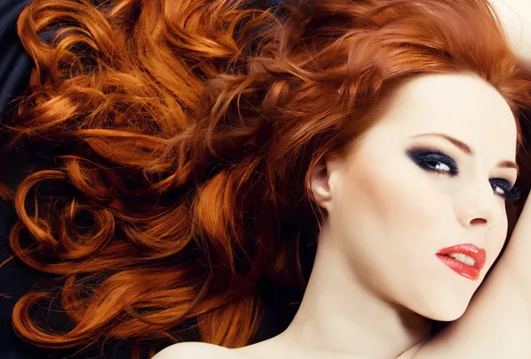 Redhead sensualiteit — Stockfoto