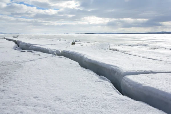 Güneşli kırılmış buz — Stok fotoğraf