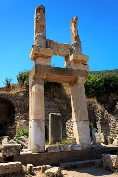 Oszlopok, Epheszosz, Törökország — Stock Fotó