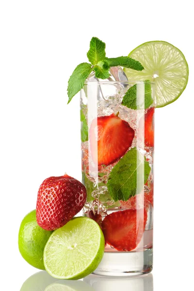 Strawberry mojito cocktail — Stockfoto