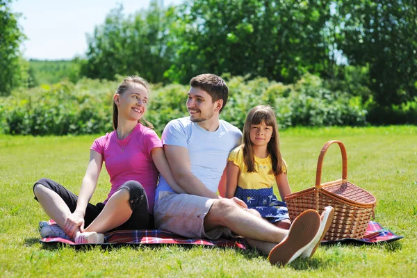 Rodina na piknik — Stock fotografie