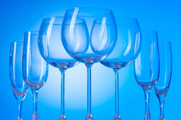 Wine glasses against gradient background — Stock Photo, Image