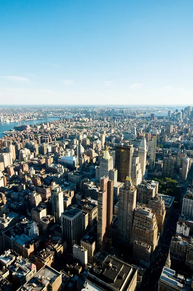 New york city panorama met hoge wolkenkrabbers — Stockfoto