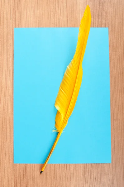 Papír és toll a szüreti írás koncepciójában — Stock Fotó