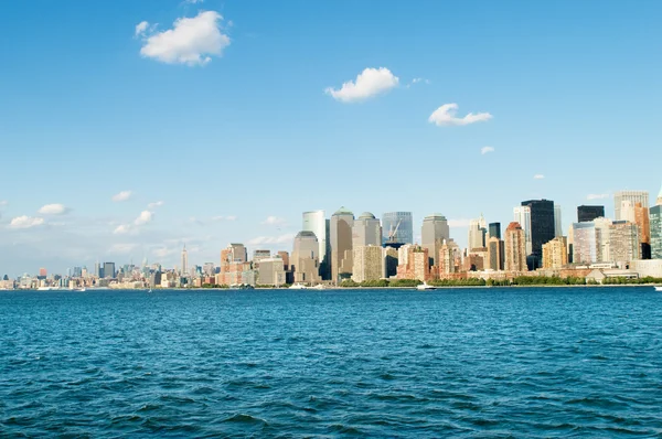 Панорама города Нью-Йорка с высокими небоскребами — стоковое фото
