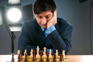 FIDE Grand Master Vugar Gashimov (Dünya Sıralaması - 12) iclası üzerinden