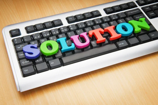 Lösungskonzept mit Tastatur — Stockfoto