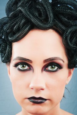 Og Evil (Medusa Gorgon) kavramını tasvir eden kadın)