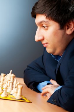 FIDE Grand Master Vugar Gashimov (Dünya Sıralaması - 12) iclası üzerinden