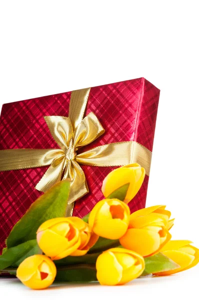 Koncepcja uroczystości - Dar kwiaty pole i tulipan — Zdjęcie stockowe