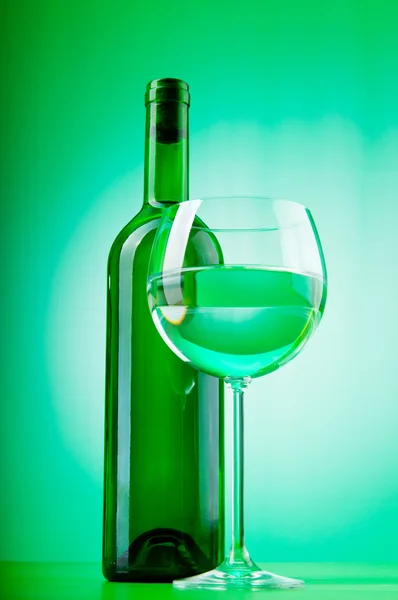 Wine concept with gradient background — Stock Photo, Image