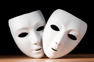 Tiyatro konseptli maskeler
