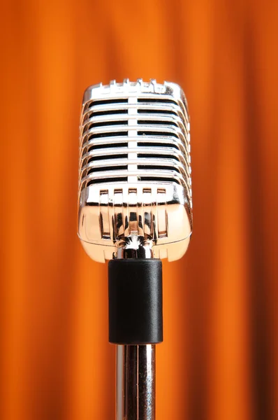 Microfone de áudio em segundo plano — Fotografia de Stock