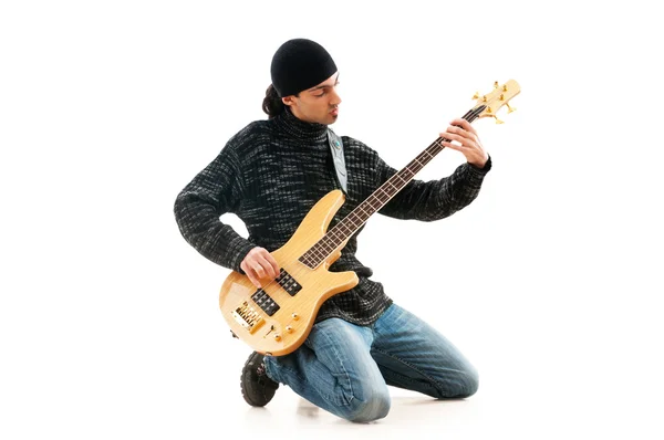 흰 배경에서 분리 된 기타 연주자 — 스톡 사진