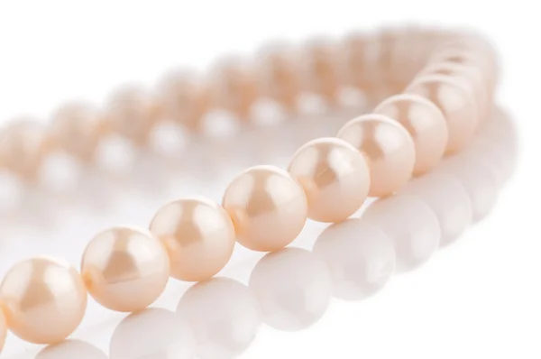 Collier de perles dans le concept de mode et de beauté — Photo