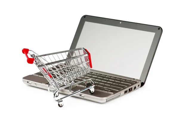 互联网在线购物概念与计算机和购物车 — 图库照片