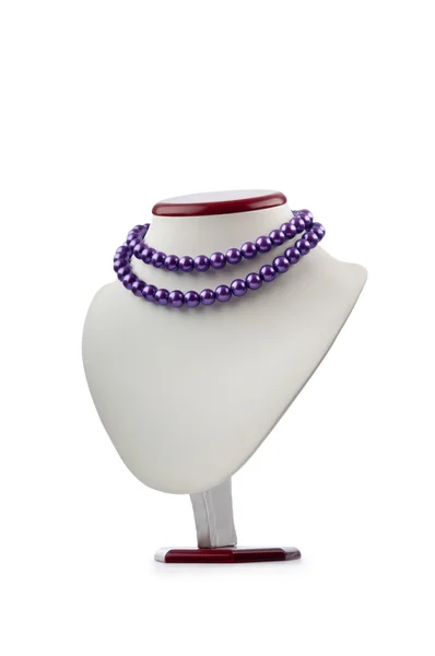 ホワイトで隔離された真珠のネックレス — ストック写真