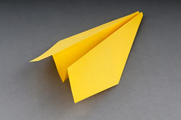 背景上的纸飞机 — 图库照片