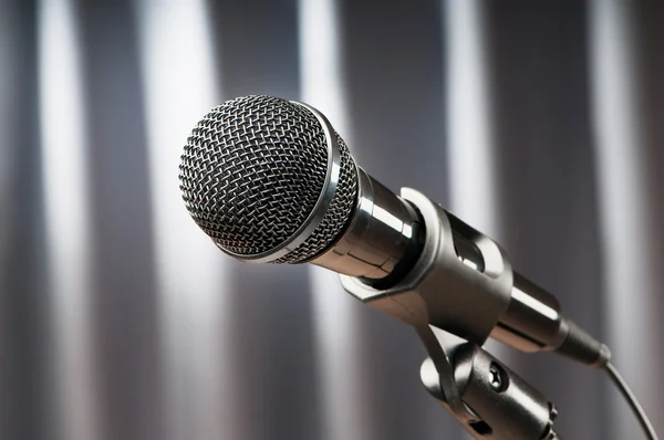 Microfon audio pe fundal — Fotografie, imagine de stoc
